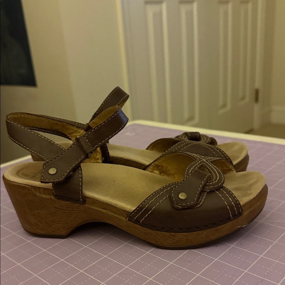 Dansko Brown Leather Women's Sandals 37